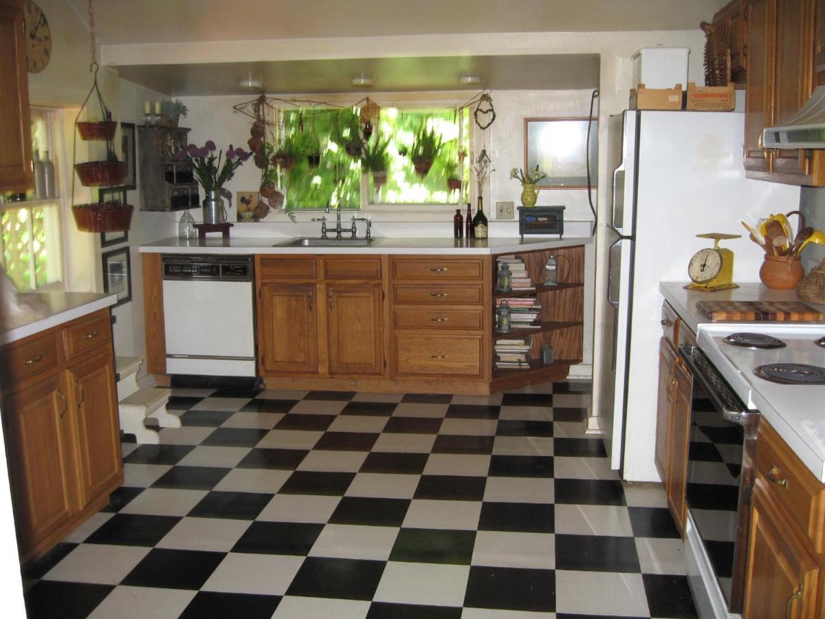 B&B On Seven Acres With Private Bed & Bath Clinton Corners エクステリア 写真