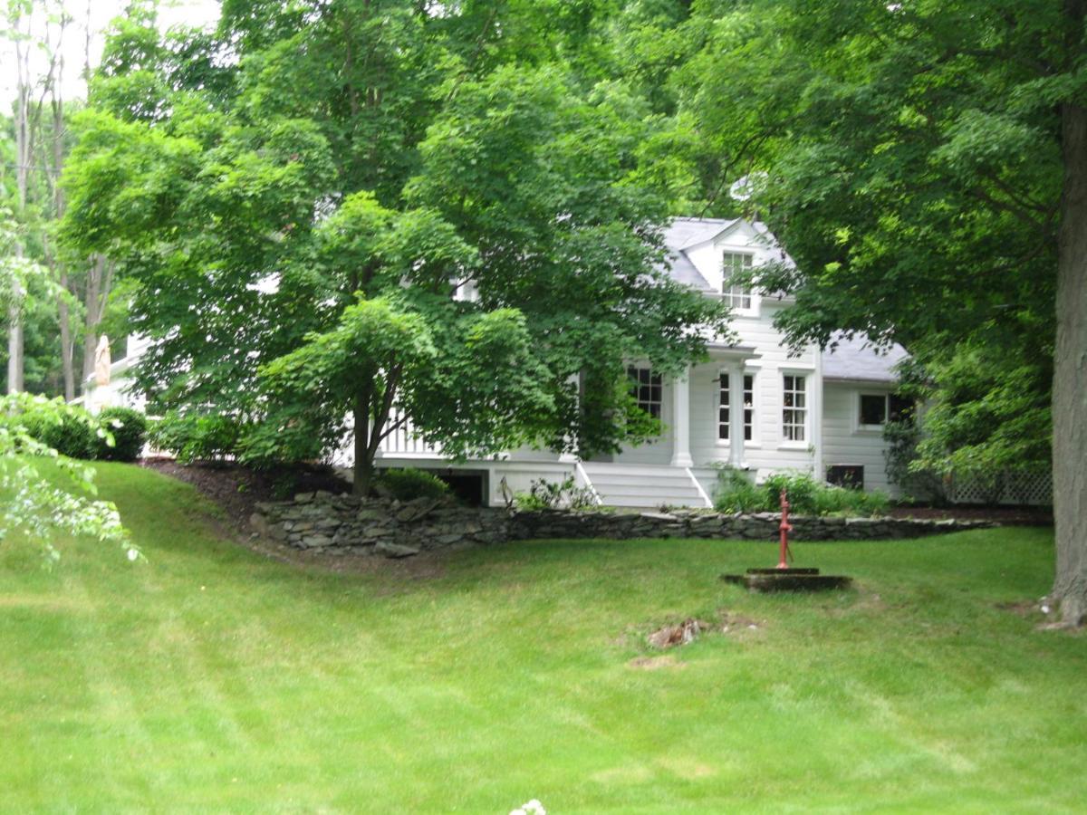 B&B On Seven Acres With Private Bed & Bath Clinton Corners エクステリア 写真